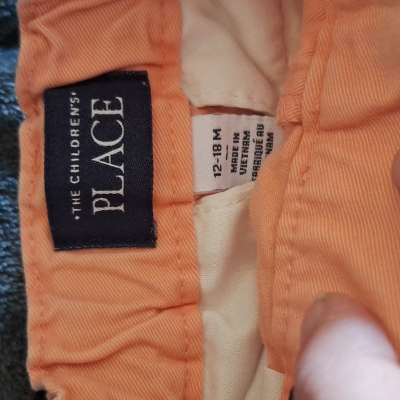 Shorts - Picture 2 of 3